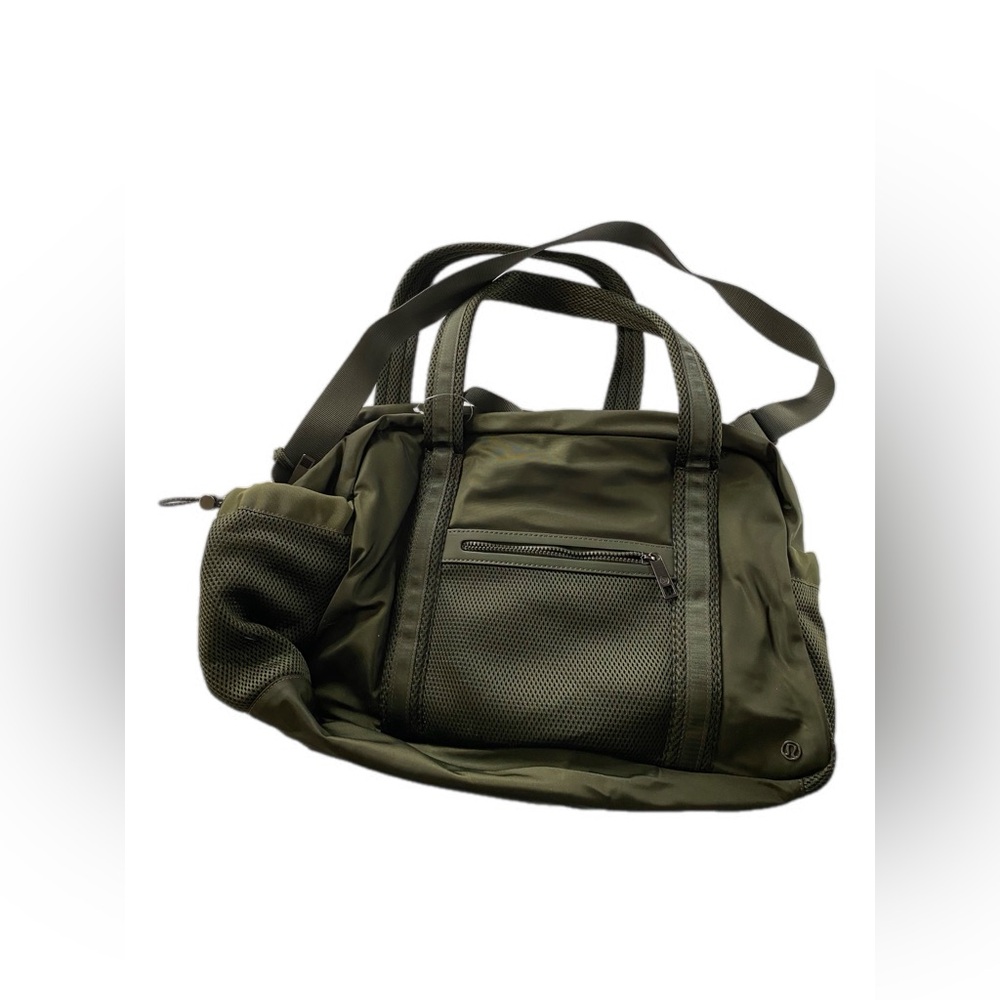 Lululemon Everywhere Duffel   NWOT Dark Olive